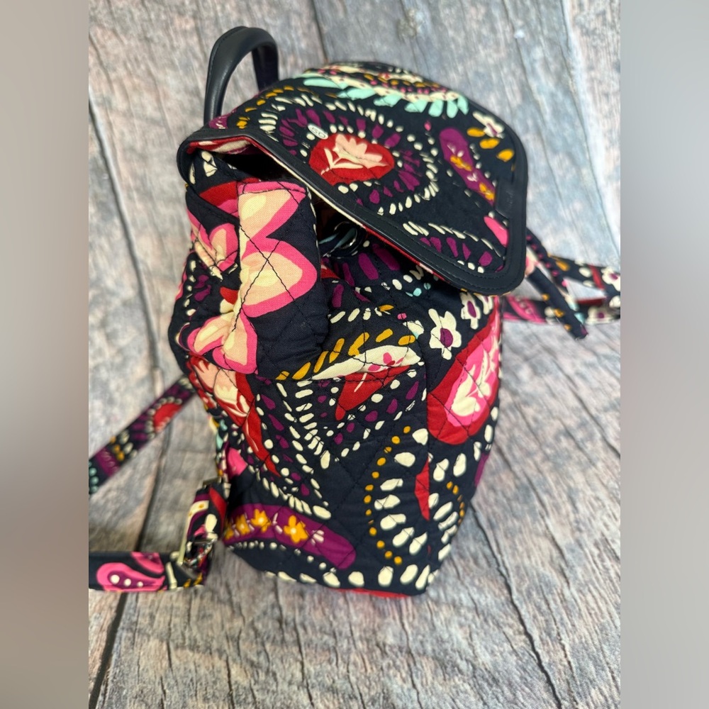 Vera Bradley small patterned backpack, excellent condition - Picture 3 of 10